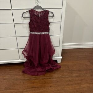 Speechless kids dress. Never worn. Color Rubby. Kids Size 10.